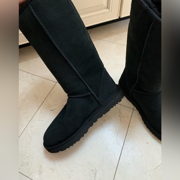 NEW! ✨UGG Classic Tall Boots - Picture 11 of 14
